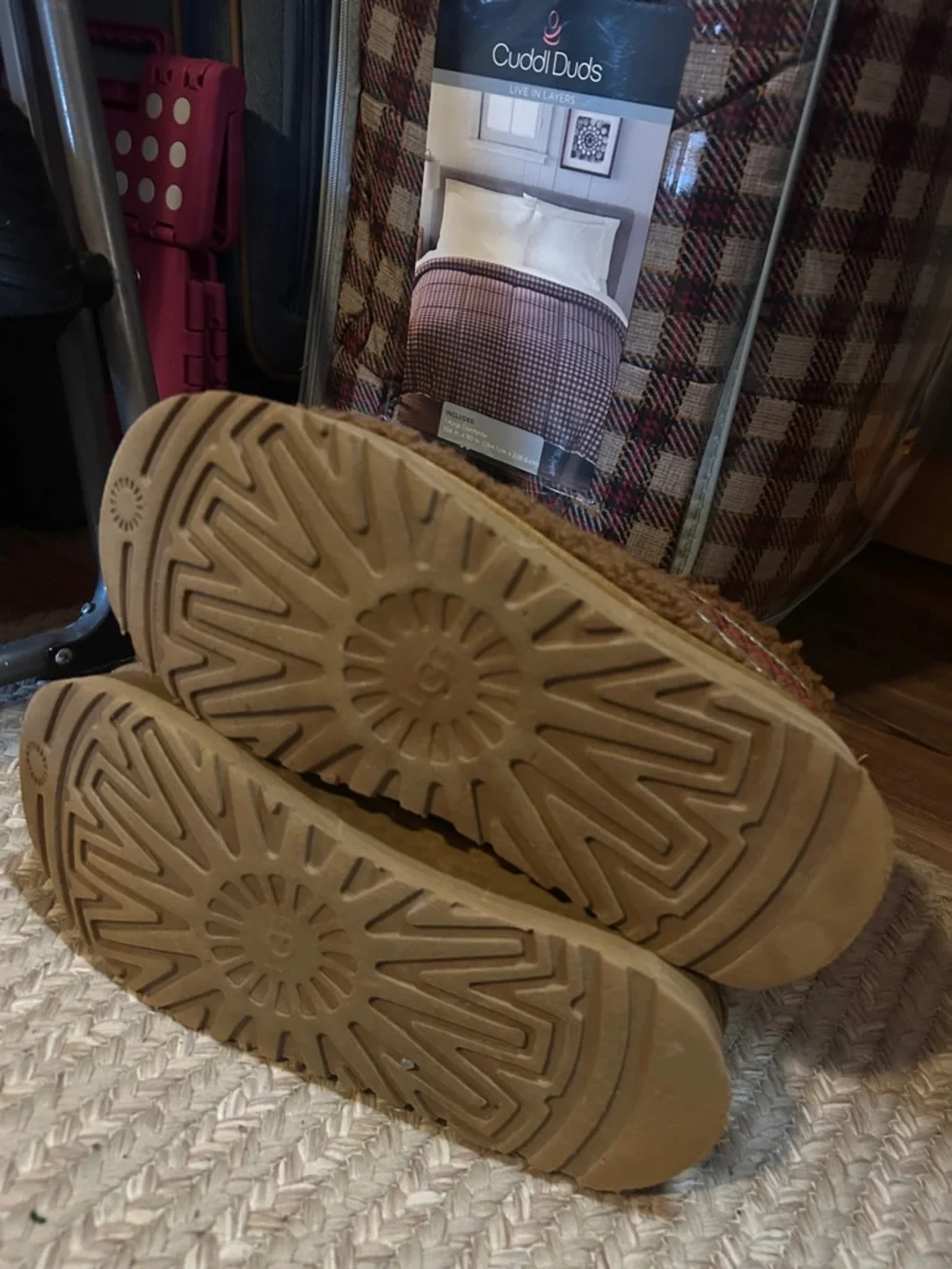 UGG Sherpa Platform Slippers - Picture 5 of 5